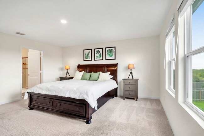 Building Photo - "Spacious 4-Bedroom Retreat with Granite Elegance in San Antonio!"