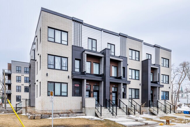 Building Photo - 3945 Boul Saint-Martin