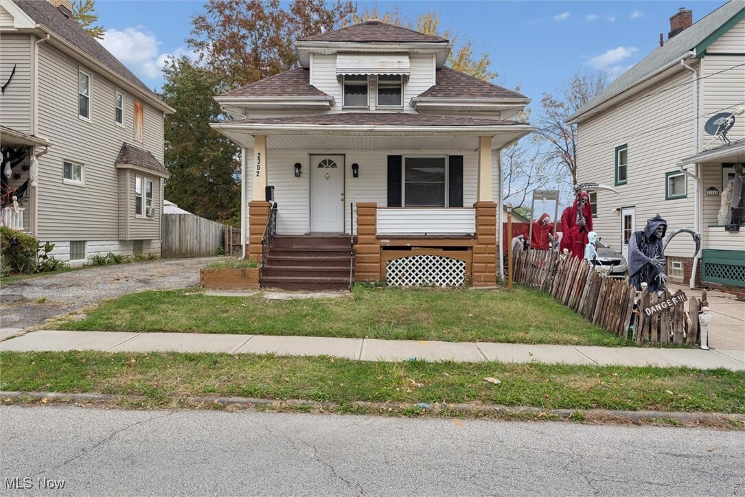 2302 Saratoga Ave Cleveland, OH 44109 – photo 1