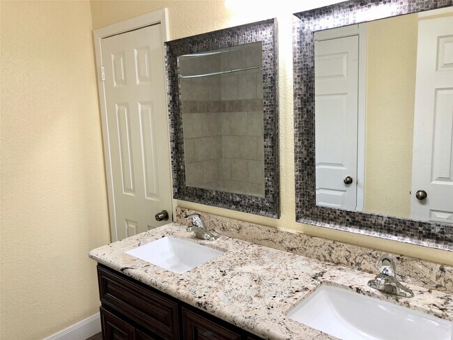 Foto del edificio - 1903 Brushy Creek Dr
