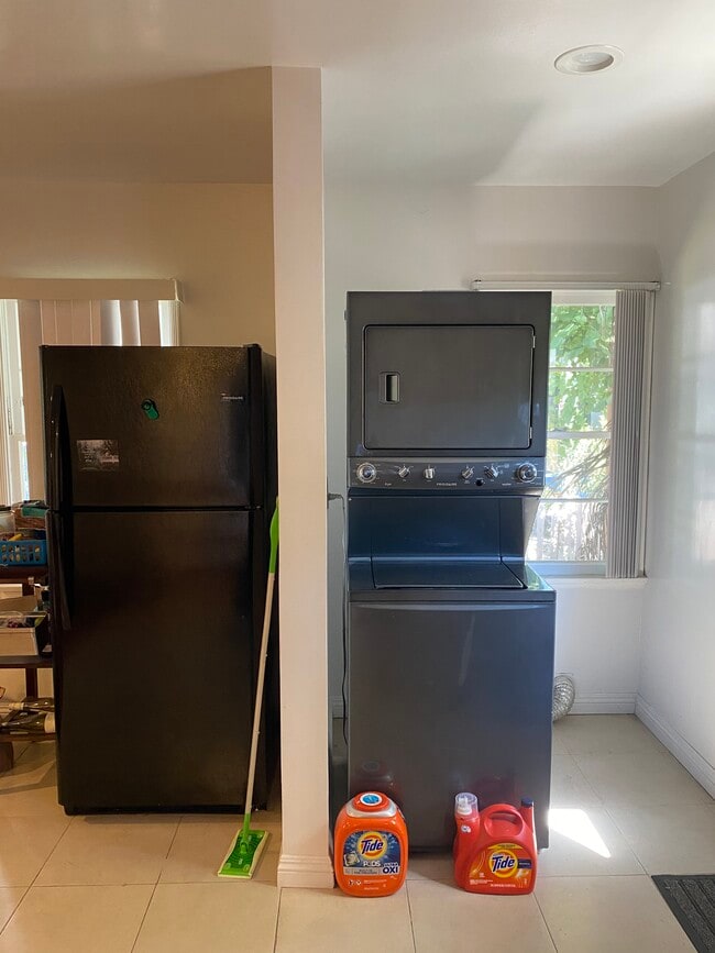 Washer & Dryer - 1444 Franklin St