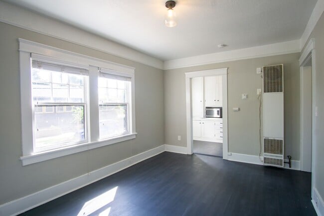 Building Photo - 7437 N Saint Louis Ave