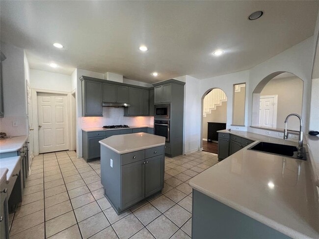 Building Photo - 2711 Thompson Crossing Dr