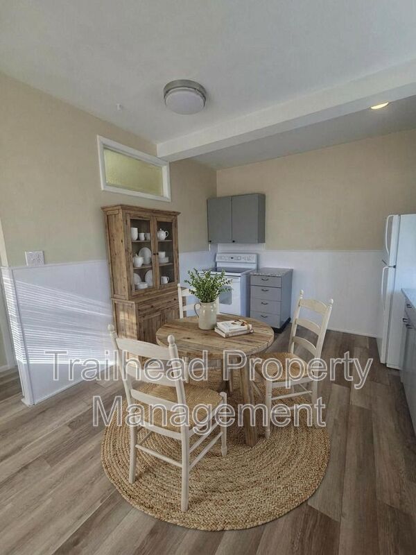 Foto del edificio - 3115 S Forest Ave
