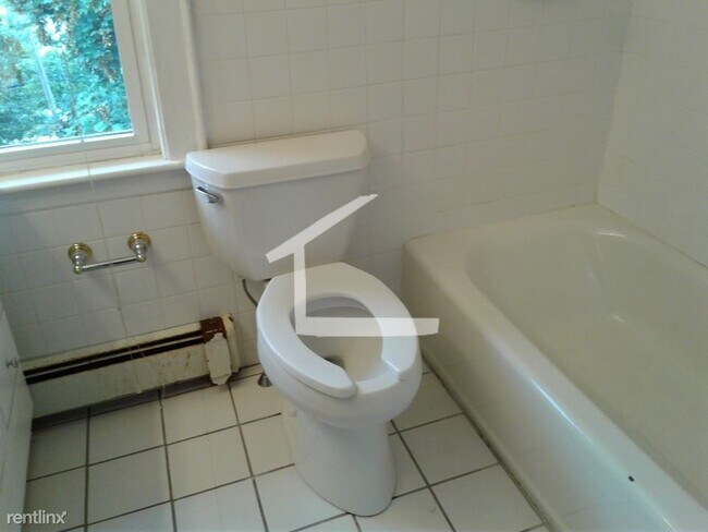 Foto del edificio - 8 br, 4 bath House - 116 Lake St # 1B