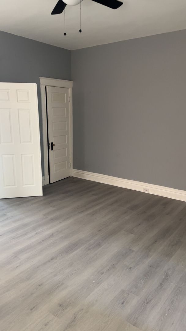 Building Photo - Fully Renovated Modern Finishes, Great Yar...