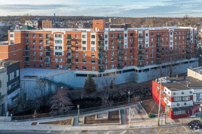 Building Photo - The Regatta