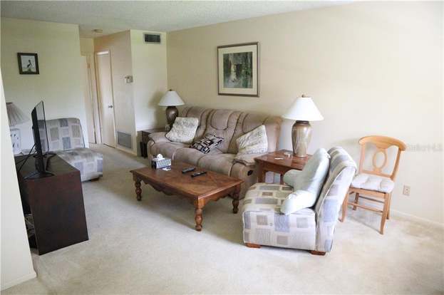 Foto del edificio - 49 Woodland Dr