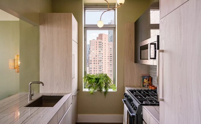 Building Photo - 299 W 47th St