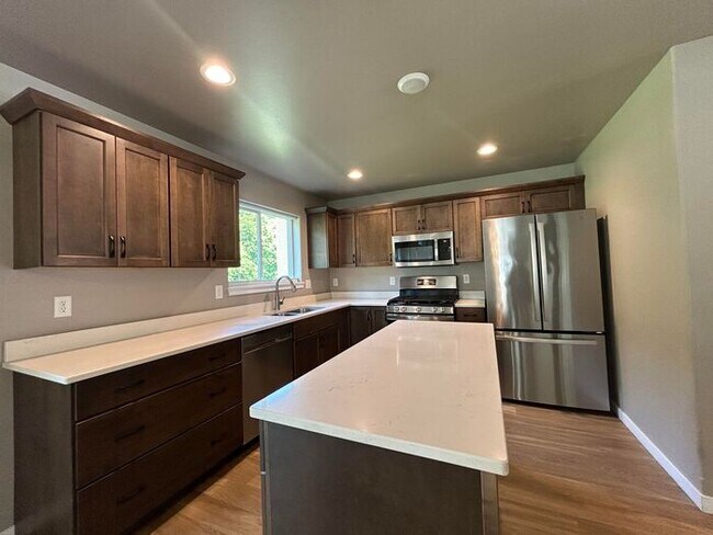 Building Photo - $2,650 | 4 Bedroom, 3.5 Bathroom House | C...