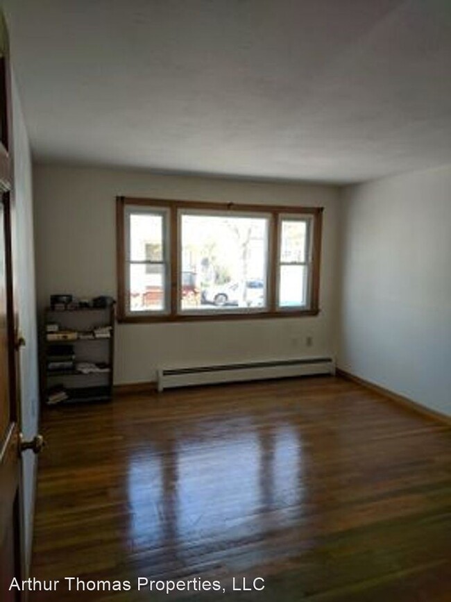 Building Photo - 2 br, 1 bath Apartment - 5 Auburn Street
