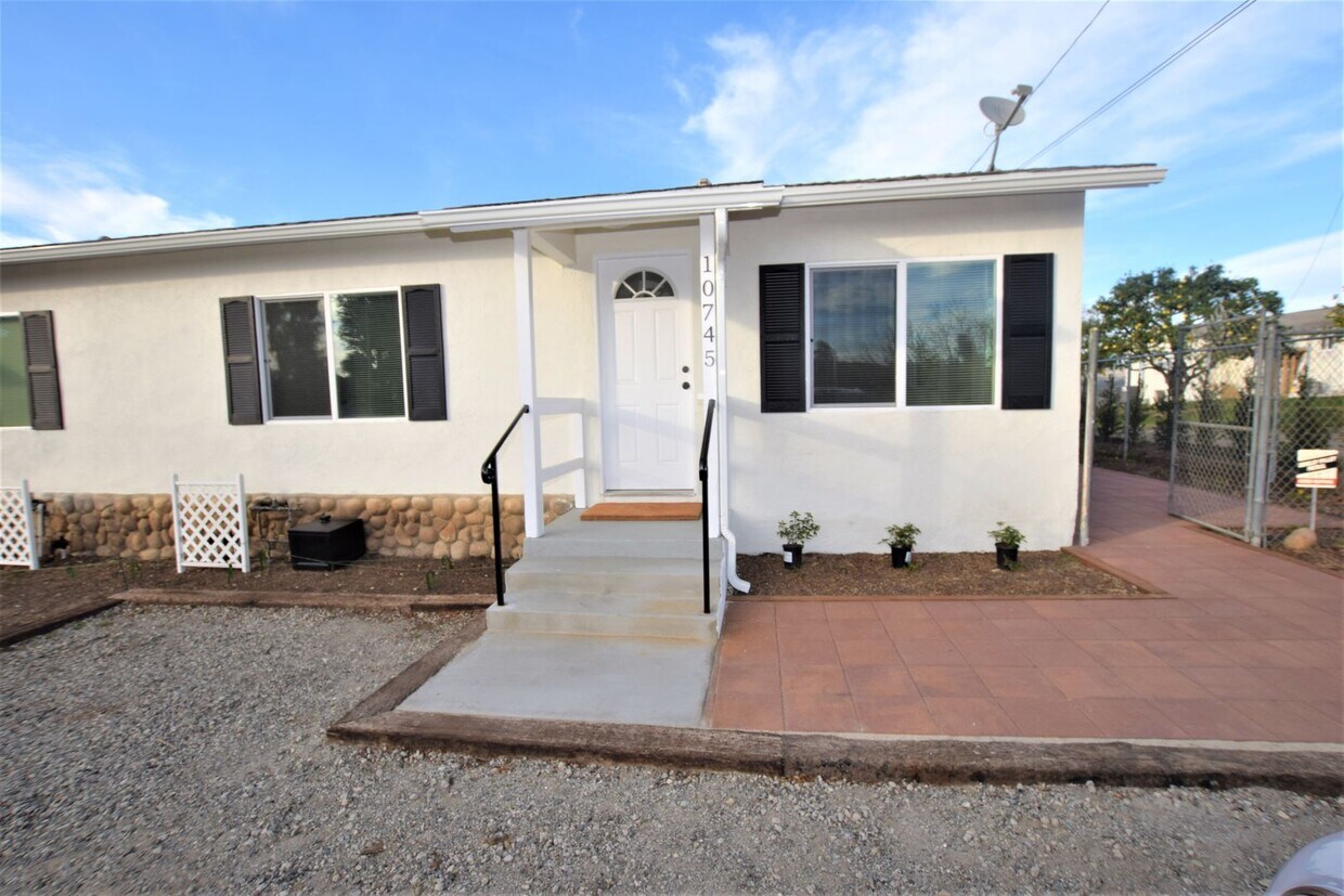 Primary Photo - 10741-10745 TERNEZ DRIVE
