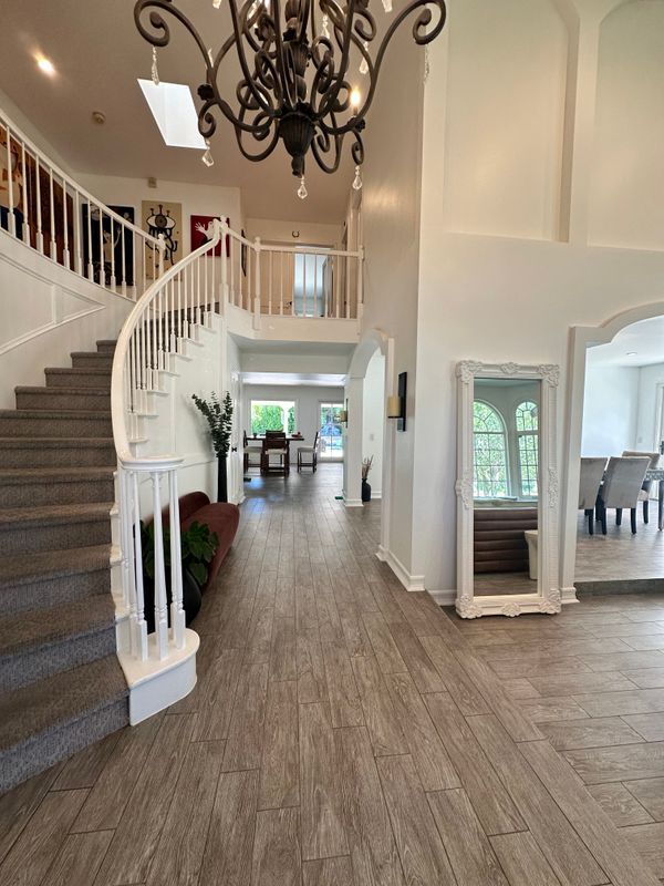 Building Photo - 5728 Ridgebrook Dr