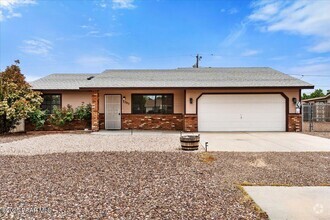 Building Photo - 3795 N Navajo Dr