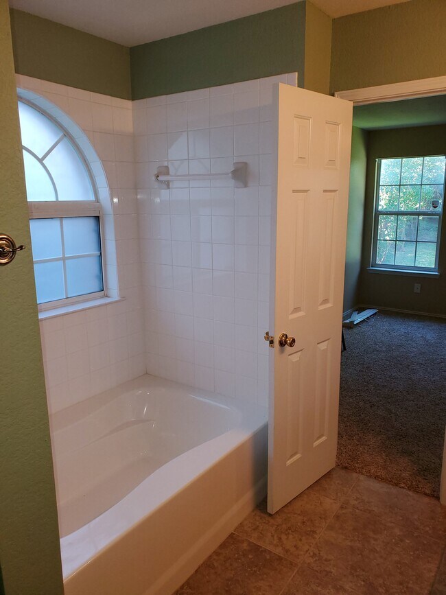 Master Bathroom Picture 3 of 5 - 3428 Bandera Ranch Rd