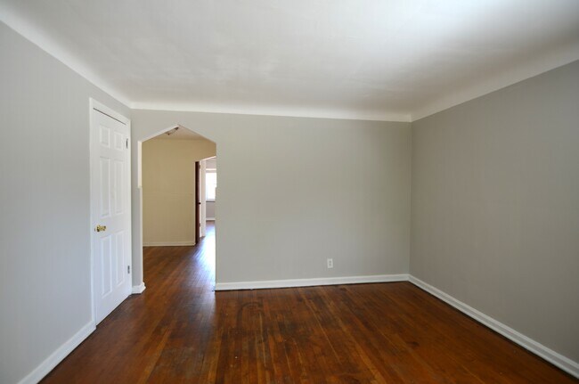 Building Photo - 5008 Newfield Ave
