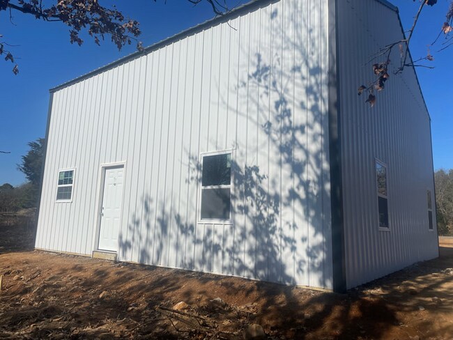 Foto del edificio - 328 Stone Mountain Rd