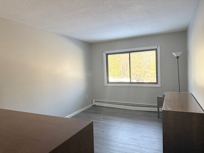 Foto del edificio - 310 Brook Village Rd