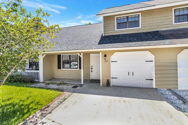 Building Photo - 108 Port Dr