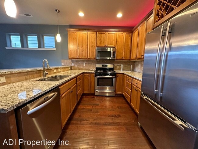 Building Photo - 3 br, 2.5 bath House - 5615 SW Remington Dr