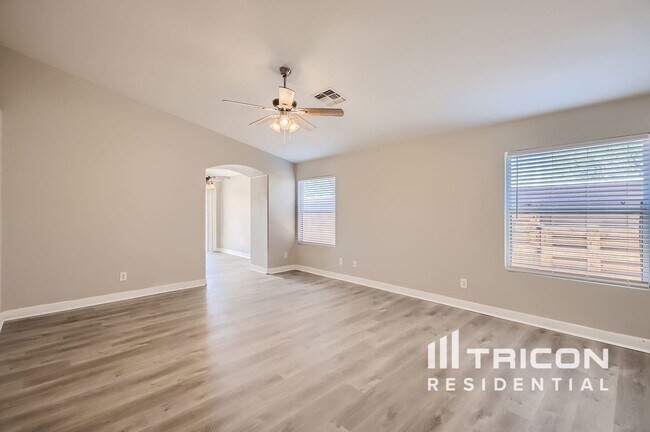 Foto del edificio - 1663 S 229th Ave