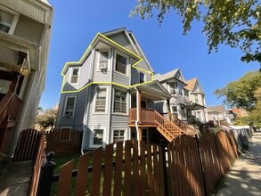 Building Photo - 4318 N Albany Ave