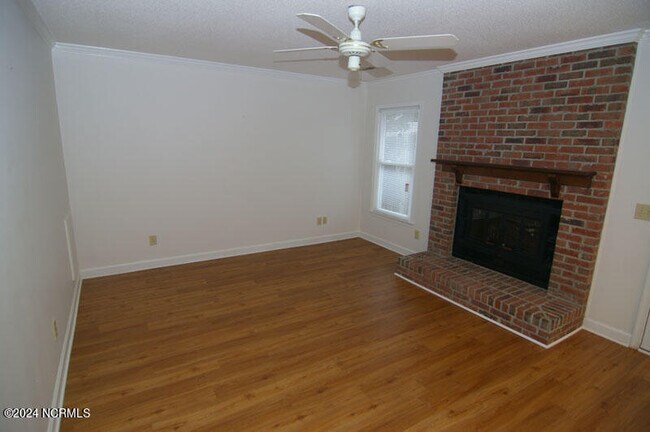 Building Photo - 1870 Quail Ridge Rd