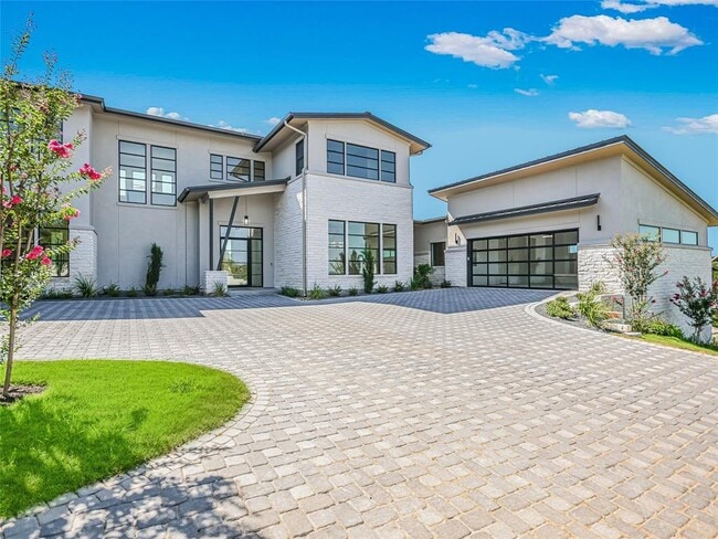 Building Photo - 400 Marly Way