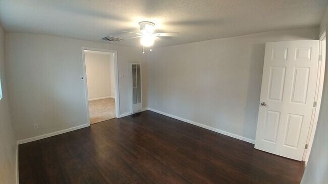 Building Photo - 4723 Glendale Rd NW