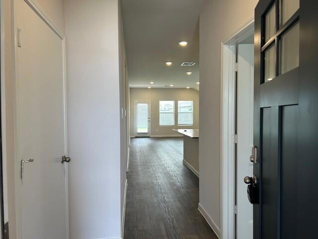 Foto del edificio - 311 Darwin Pl