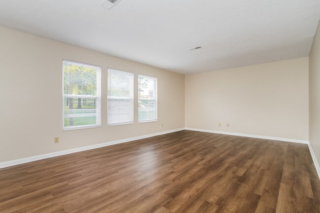 Building Photo - 5929 Hayden Dr