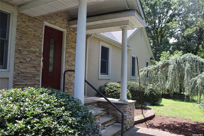 Building Photo - 100 Sheep Pasture Rd