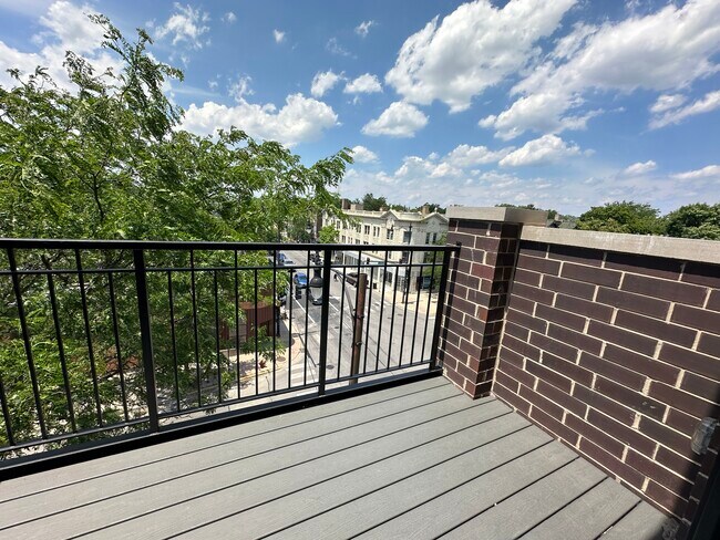 Foto del edificio - 6351 N Glenwood Ave