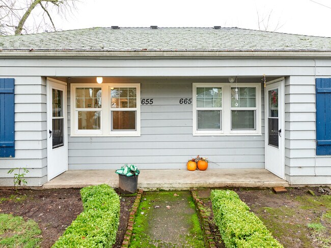 Building Photo - 655 McNary Ave NW