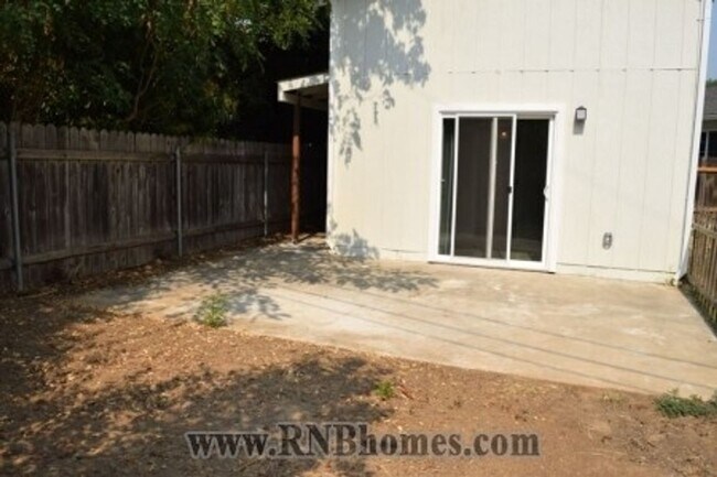 Building Photo - 6110 Friendly Ct
