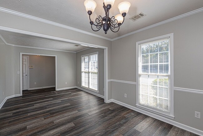 Building Photo - 5147 Kingsberry St
