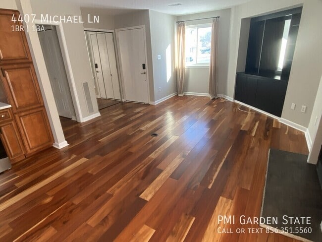 Foto del edificio - 4407 Michael Ln