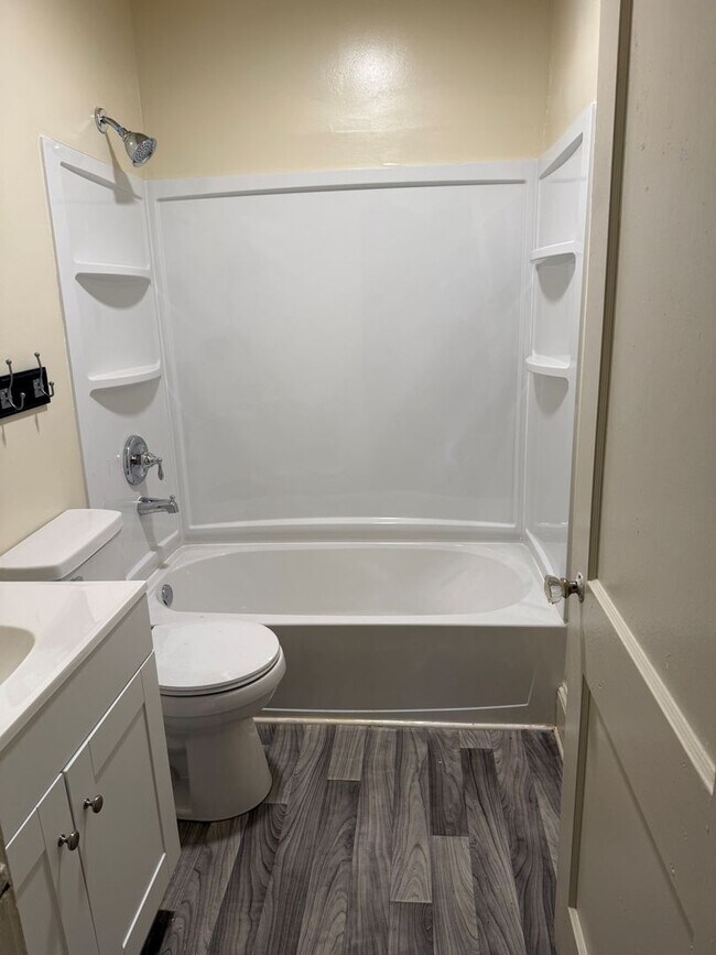 Foto del edificio - 1 bedroom 1 bathroom -Move In Special $500 off first full month