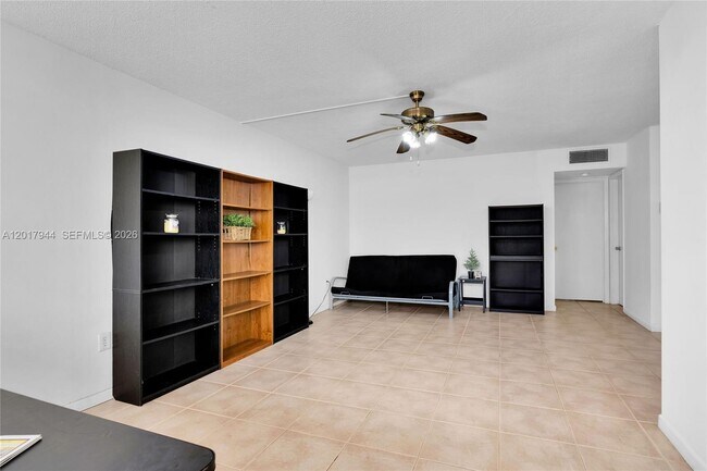 Foto del edificio - 12590 NE 16th Ave