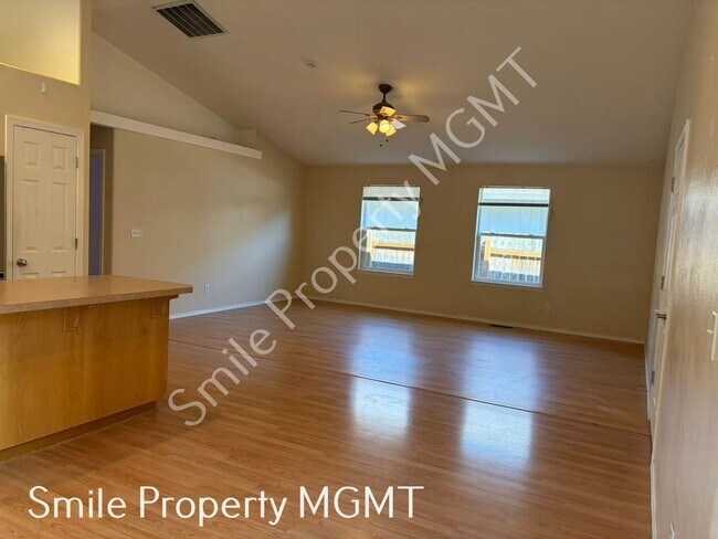 Foto del edificio - 963 Rodan Ave SE
