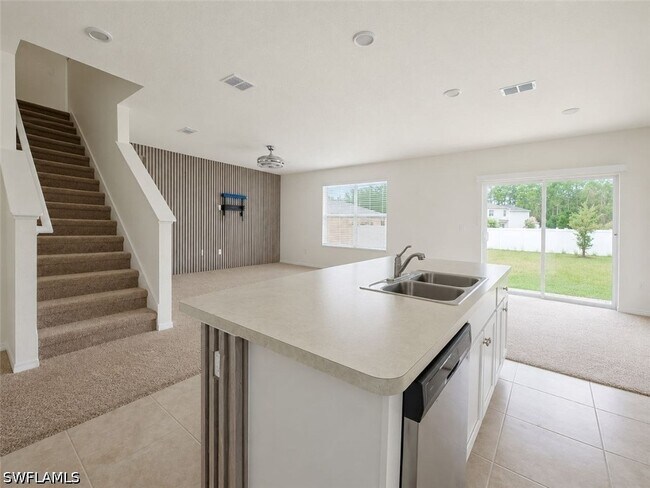 Foto del edificio - 2736 Dumont Ln