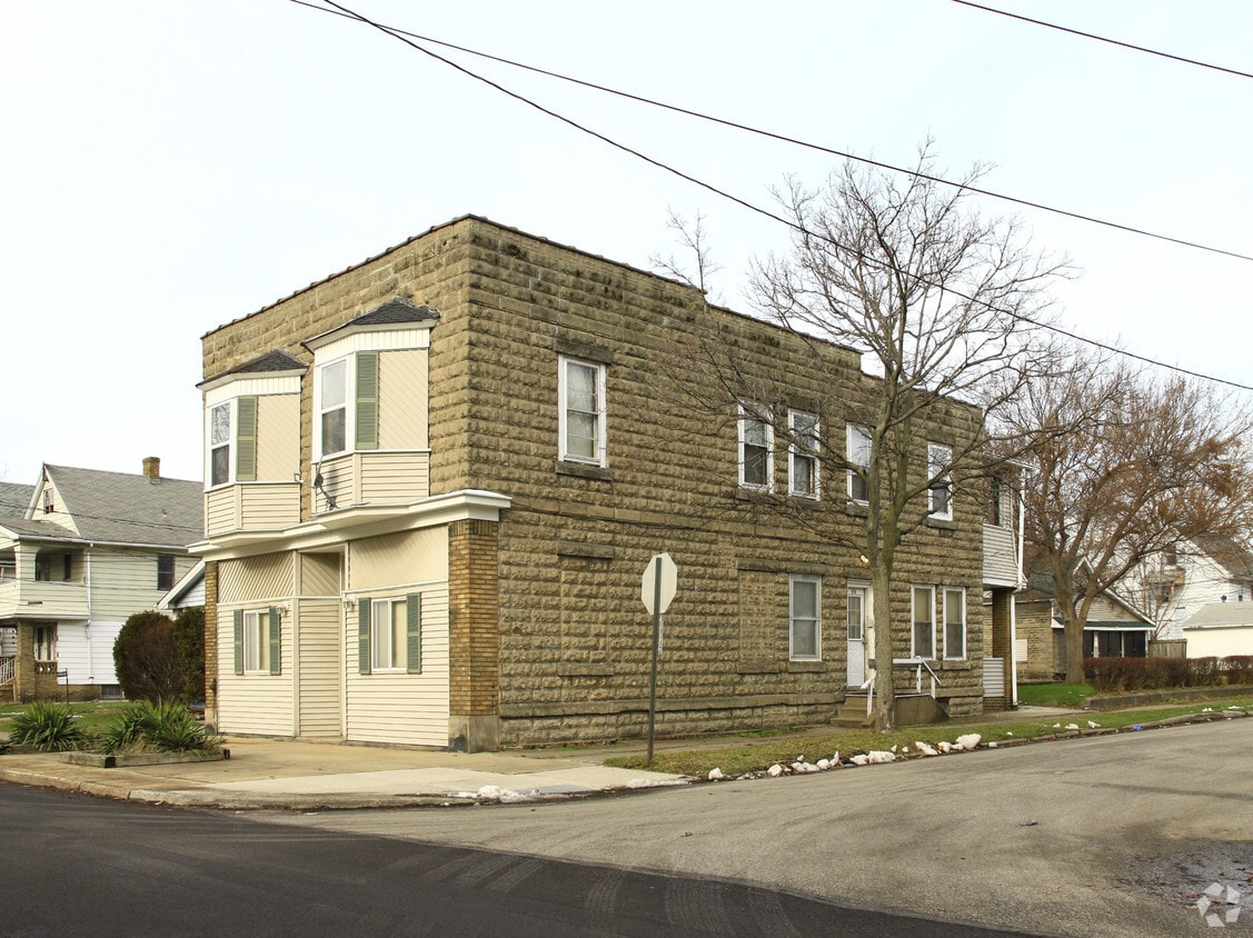 Building Photo - 16321 Arcade Ave