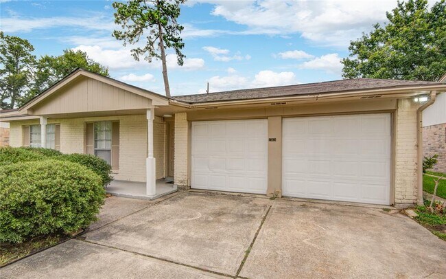 Building Photo - 23415 Verngate Dr