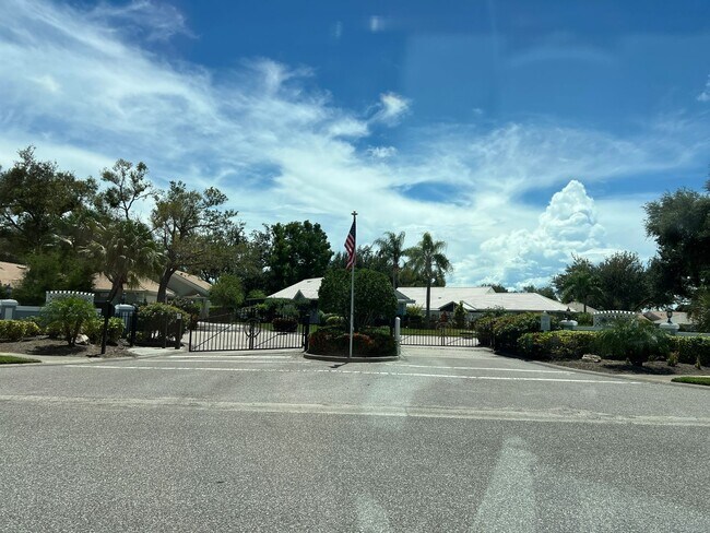 Building Photo - Fabulous Newly Available Rental-$2200/Annual; $4000/Seasonal