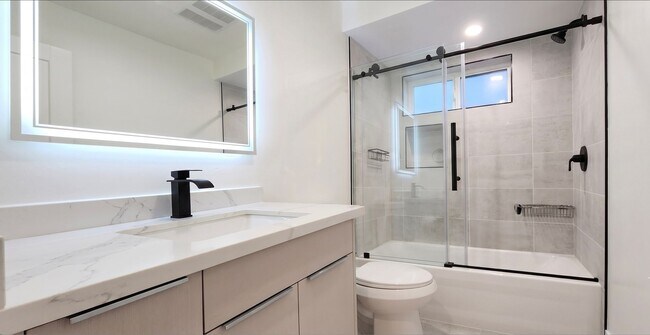 Foto del edificio - 1345-1346 Seward St