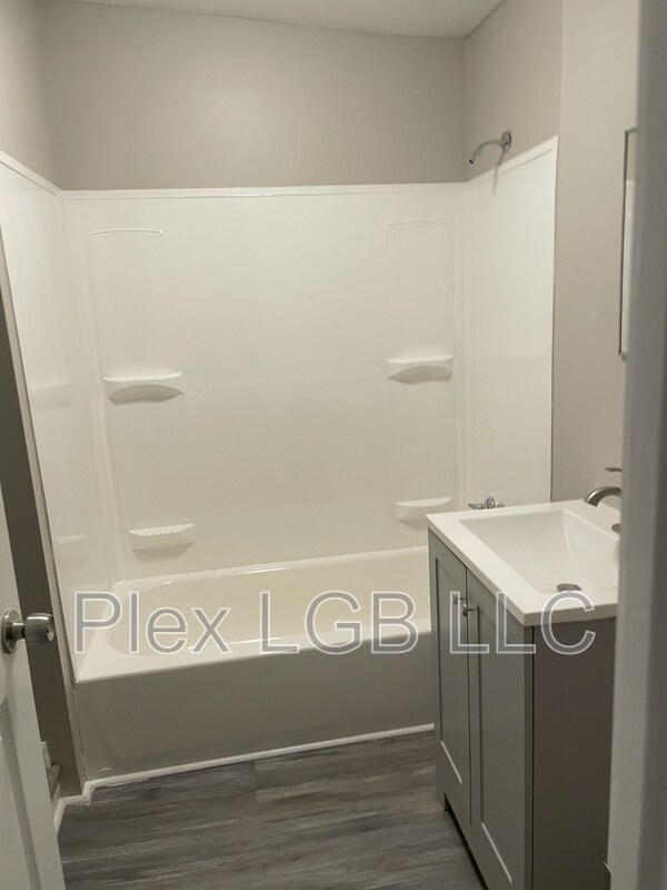 Foto del edificio - 324 Daniel St