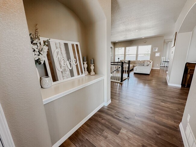 Building Photo - SPECTACULAR 5 BEDROOM, 4 BATH IN BANNING L...