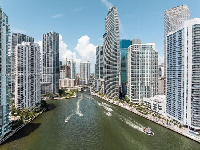 Foto del edificio - 300 Biscayne Blvd Way