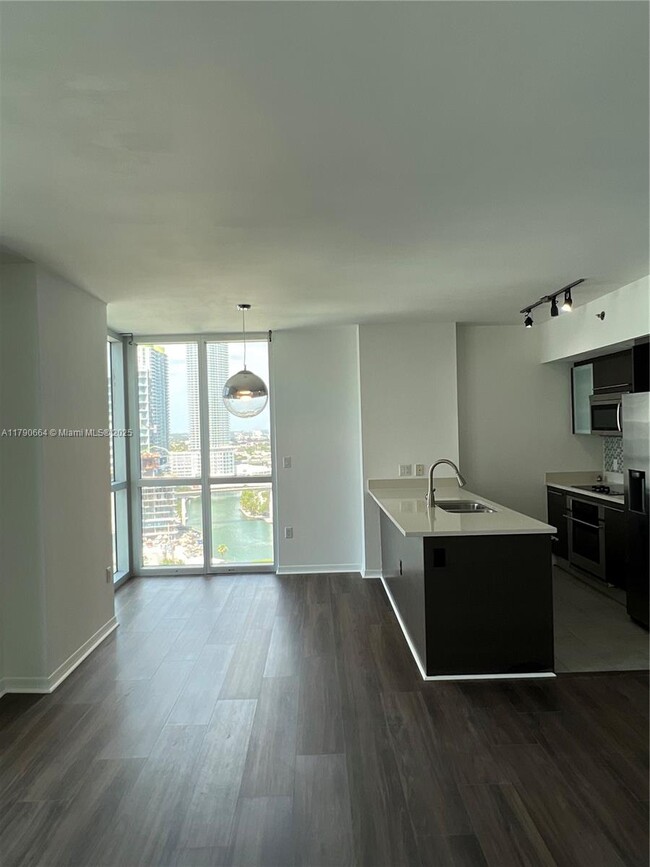 Foto del edificio - 55 SE 6th St