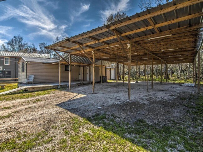 Foto del edificio - 218 Shady Oaks Harbor Rd